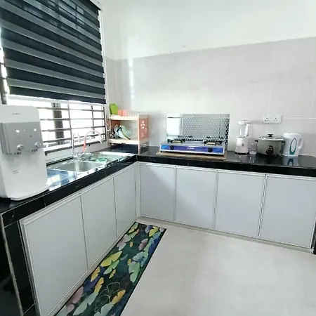 Homestay Kemaman Fyna07 Banglo Mewah 5 Km Dari Pantai Kijal Exterior photo
