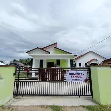 Homestay Kemaman Fyna07 Banglo Mewah 5 Km Dari Pantai Kijal Exterior photo