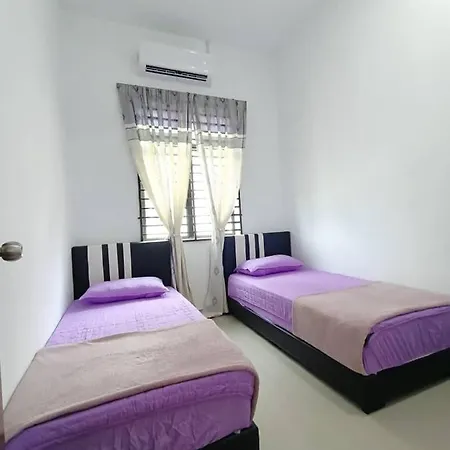 Homestay Kemaman Fyna07 Banglo Mewah 5 Km Dari Pantai Kijal Exterior photo