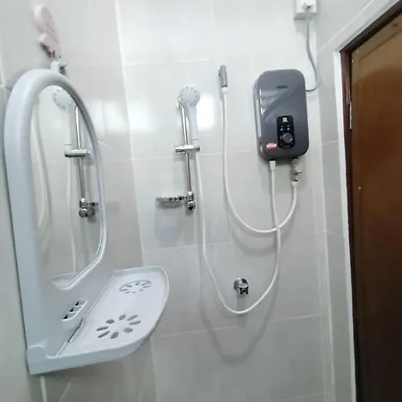 Homestay Kemaman Fyna07 Banglo Mewah 5 Km Dari Pantai Kijal Exterior photo