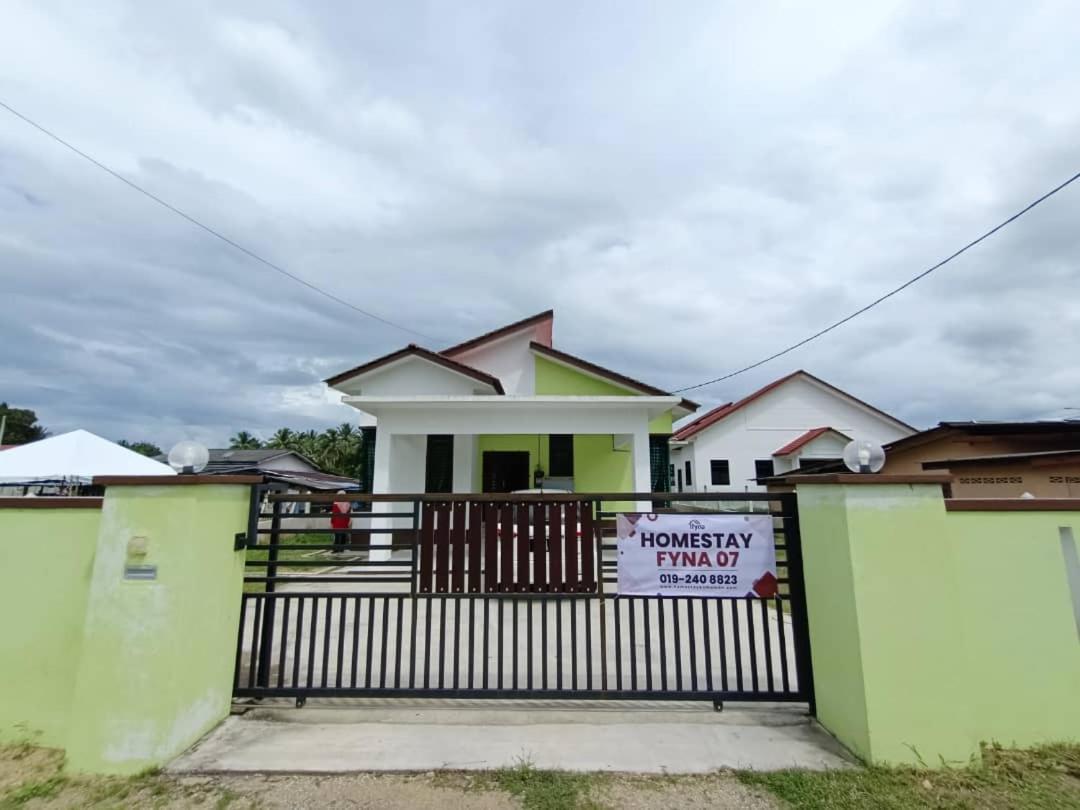 Vila Kemaman Fyna07 Mewah 5 Km Dari Pantai Kijal